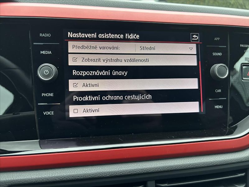 Volkswagen Polo 2,0 TSi 147kW MANUÁL GTI Beats - fotka 27 z 47
