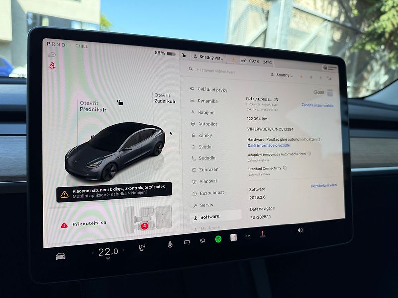 Tesla Model 3 Long Range AWD Tažné - fotka 24 z 38