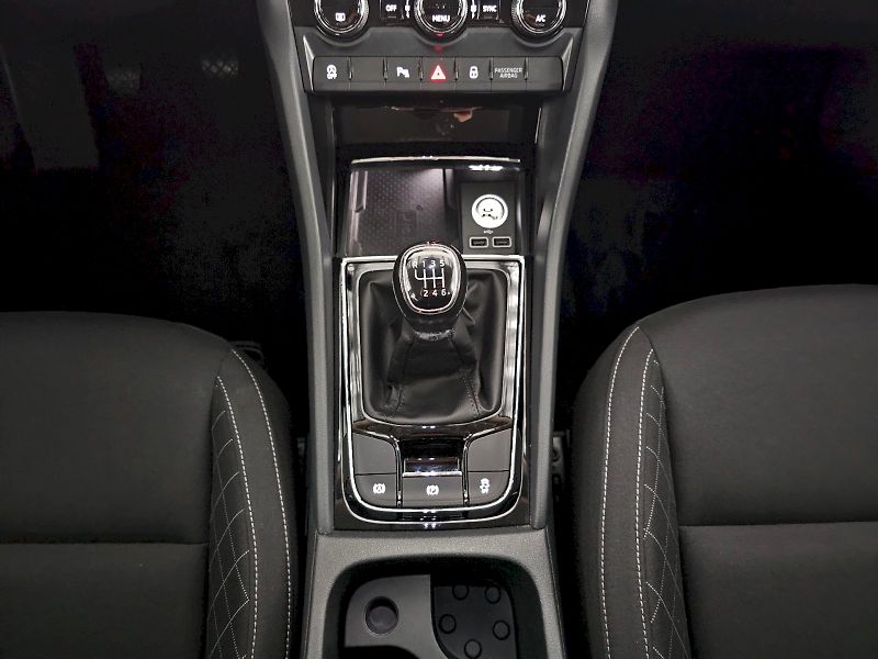 Škoda Karoq (2019) 1.5TSI 110KW AMBITION - fotka 22 z 30