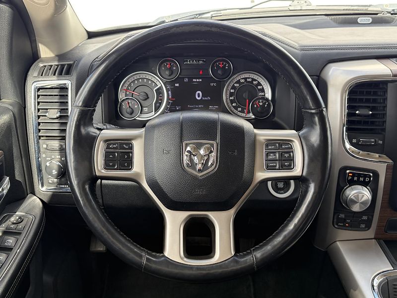 RAM 1500 (2016) Laramie V8 HEMI - fotka 13 z 40