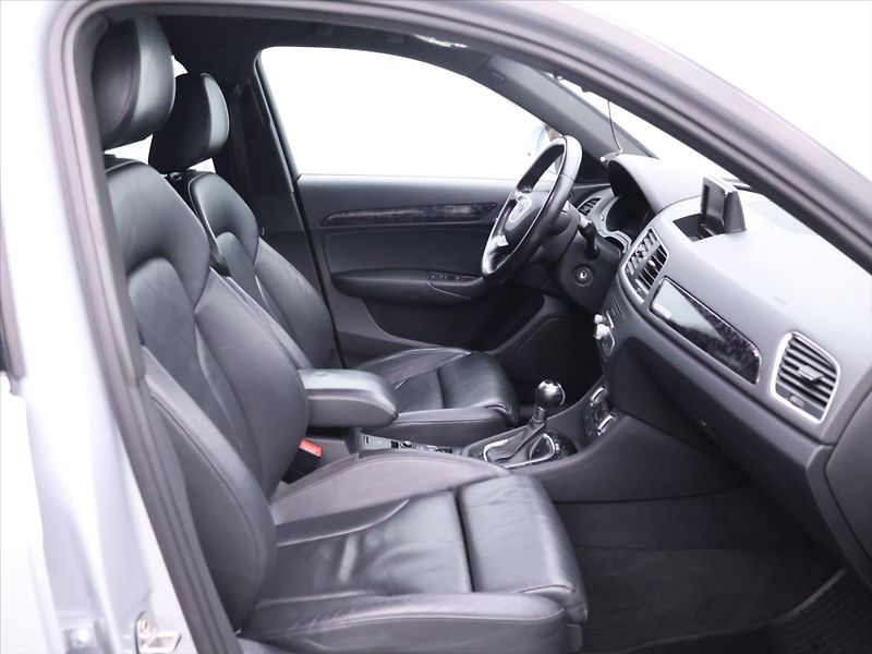 Audi Q3 2,0 TDi 130kW Quattro - fotka 11 z 31