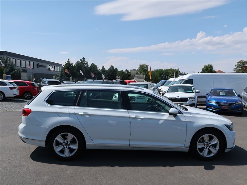 Volkswagen Passat 2,0 TDi,110kW,1majČR,Elegance - fotka 5 z 24