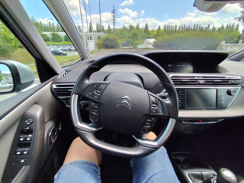 Citroën Grand C4 Picasso (2014) - fotka 19 z 34