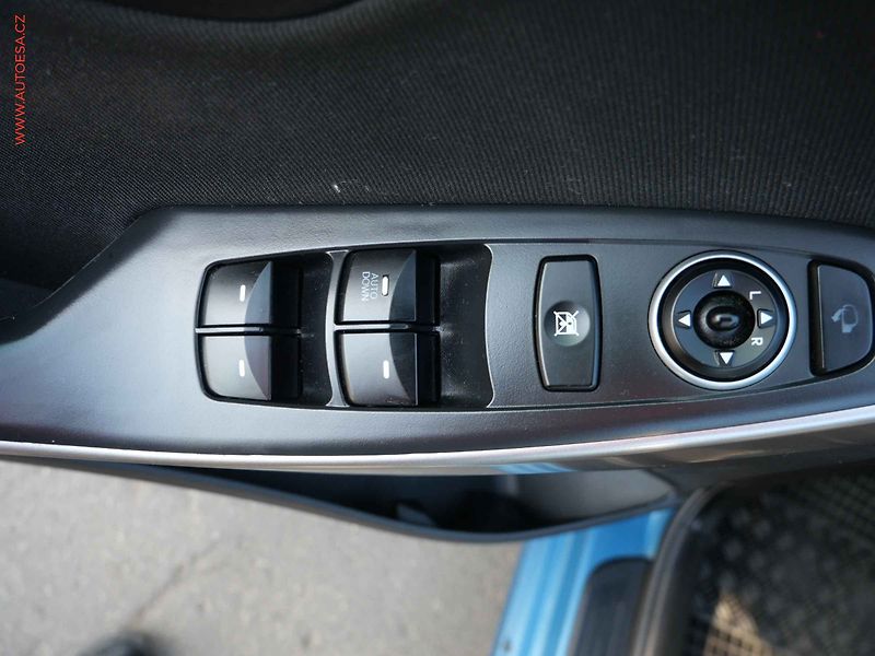 Hyundai i30 (2013) 1.6 CRDi, ČR - fotka 13 z 17