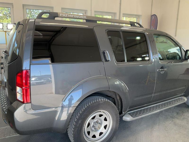 Nissan Pathfinder 2.5 dCi LE 140Kw manuál  - fotka 5 z 26