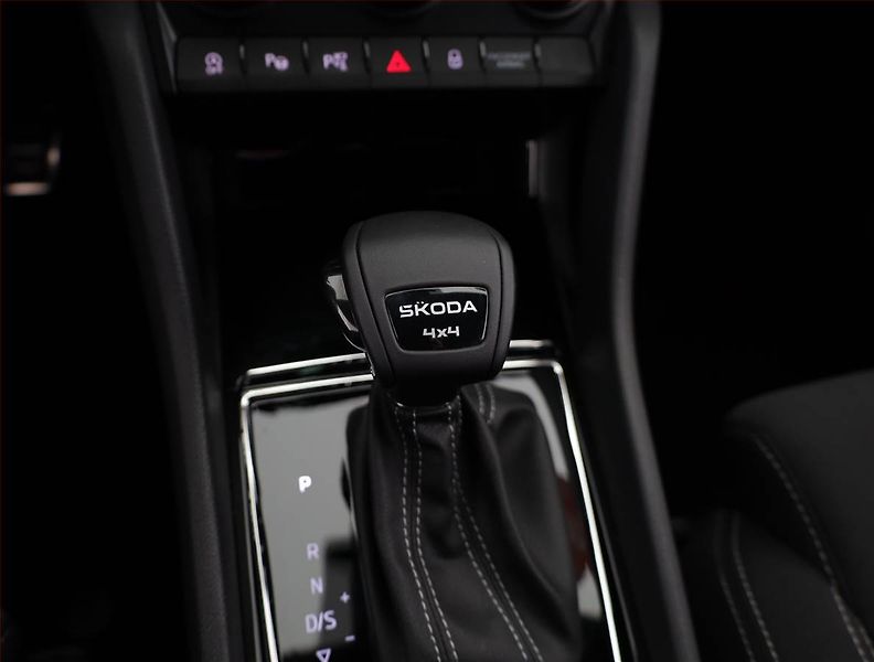 Škoda Karoq (2025) 2.0 TDI, 4X4, Navigace - fotka 11 z 21