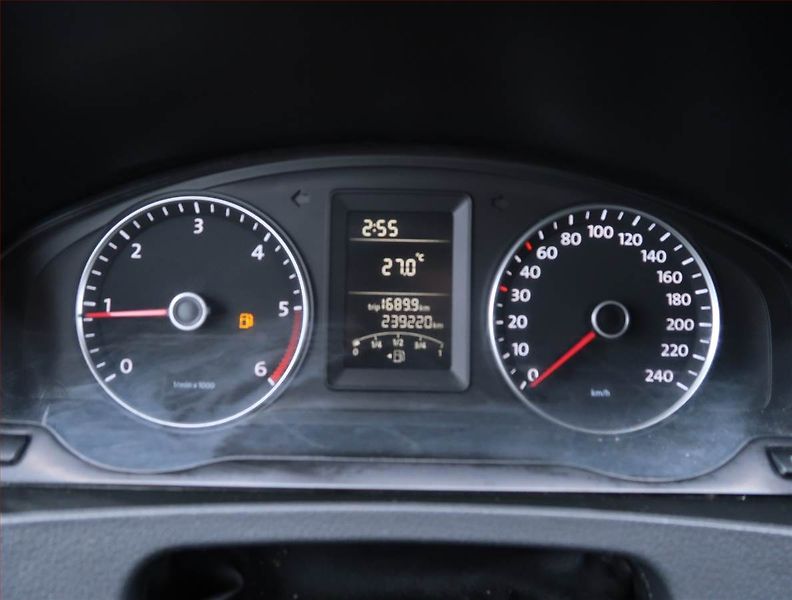 Volkswagen Transporter (2012) 2.0 TDI, 1Maj - fotka 10 z 14