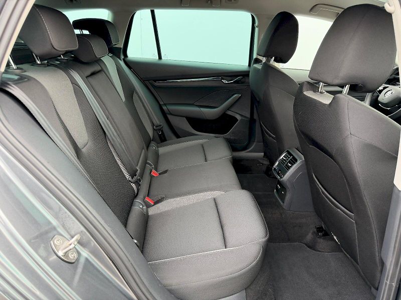 Škoda Octavia (2023) Combi 2.0 TDI 110kW DSG Tour - fotka 24 z 35