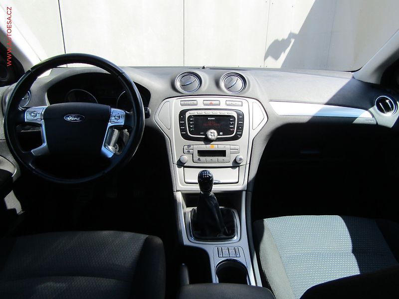Ford Mondeo (2008) 1.6 Ti-VCT, AC, TZ, park - fotka 8 z 19
