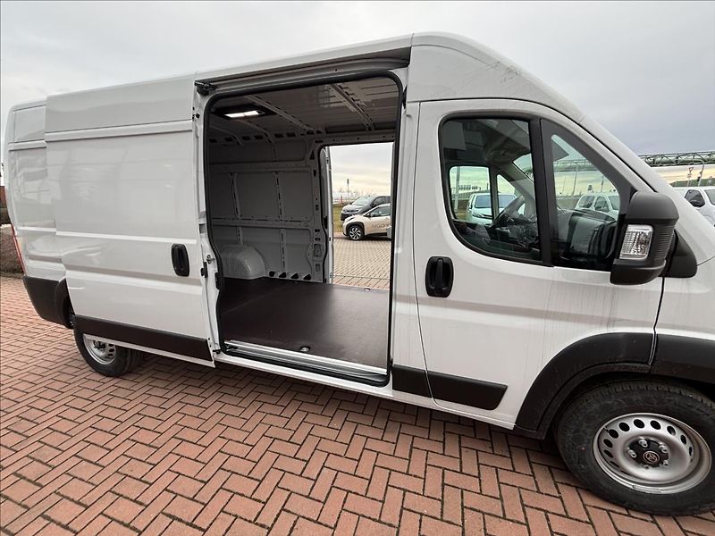 Toyota ProAce 2,2   Active Multimedia 270° - fotka 6 z 10