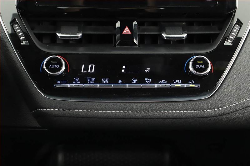 Toyota Corolla (2022) Active 2.0 Hybrid - fotka 16 z 25
