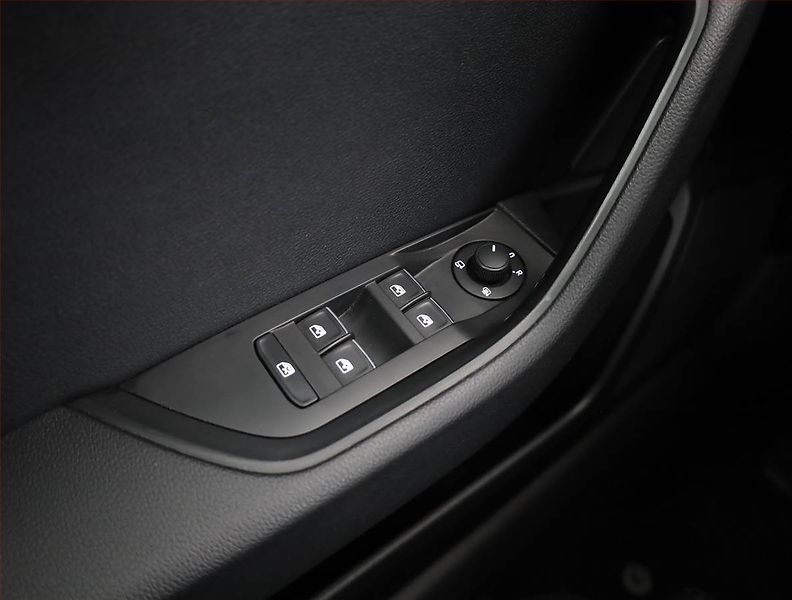 Škoda Superb (2016) Laurin&Klement 2.0 TDI - fotka 17 z 20