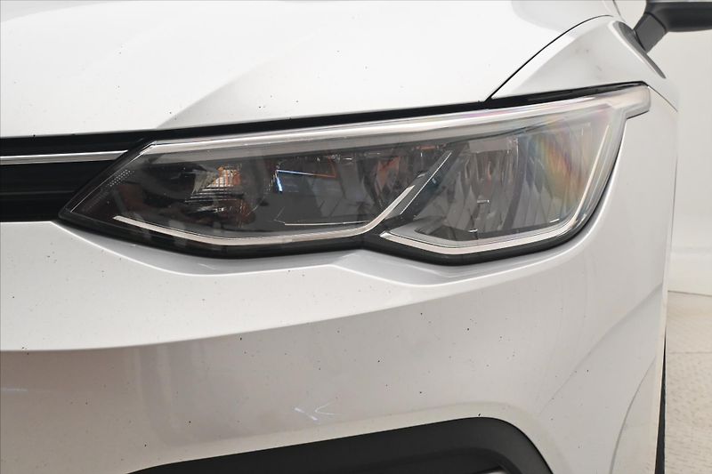 Volkswagen Golf 2,0 TDI 110kW Life LED Záruka - fotka 29 z 31