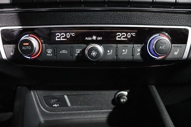 Audi Q2 Advanced 35 TFSI Stronic - fotka 12 z 26