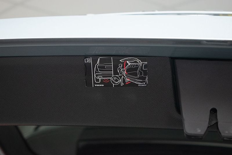 Volvo XC90 B5 AWD R-DESIGN*POLESTAR CHIP* - fotka 42 z 46