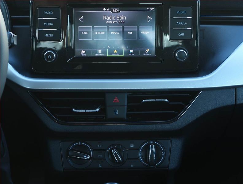 Škoda Kamiq (2020) Ambition Plus 1.0 TSI, ČR - fotka 12 z 19