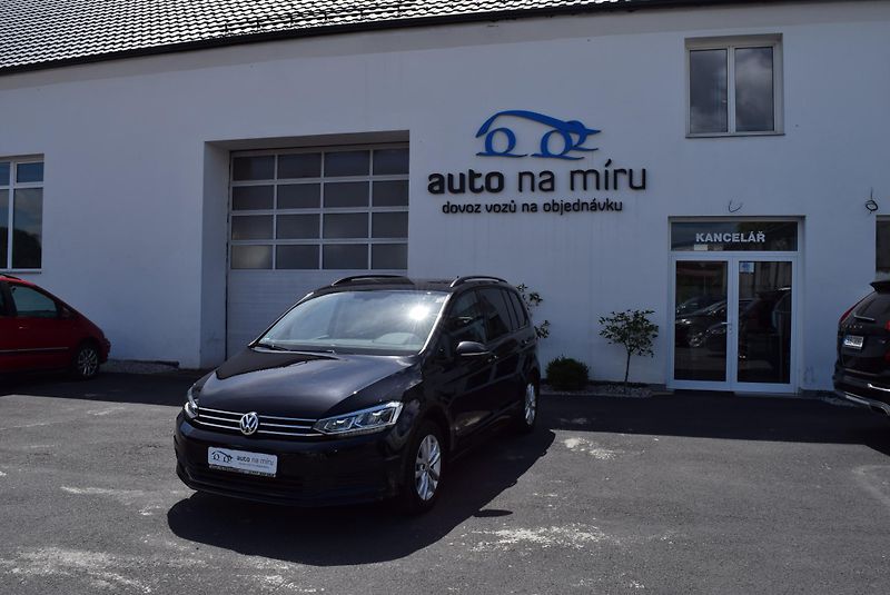 Volkswagen Touran (2016) 1.4TSI 110kw TAŽNÉ 7MÍST WEBAS - fotka 1 z 43