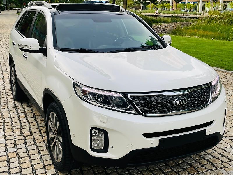 Kia Sorento 2.2D 4x4 MANUÁL KAMERA TAŽNÉ - fotka 8 z 48