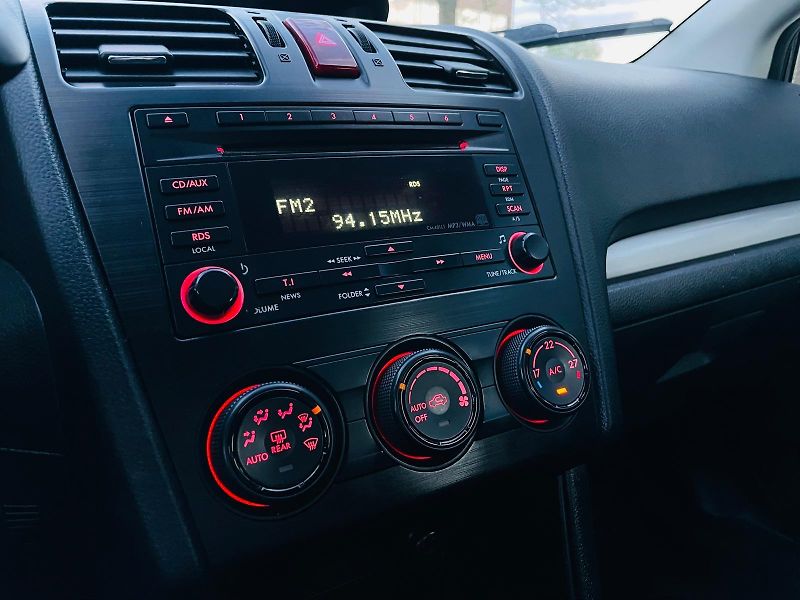 Subaru XV 2.0i 4x4 110KW MANUÁL SERVISKA - fotka 43 z 45