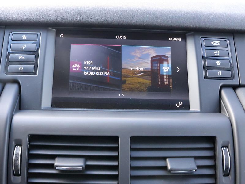 Land Rover Discovery Sport 2,0 TD4 110kW 4WD Automat - fotka 21 z 32