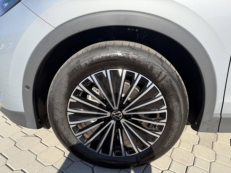 Volkswagen Tiguan (2025) People 7DSG mHEV 1,5eTSI - fotka 11 z 25
