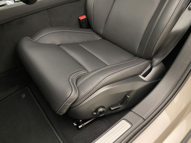 Volvo V60 (2026) B4 AUT DARK PLUS - fotka 28 z 66