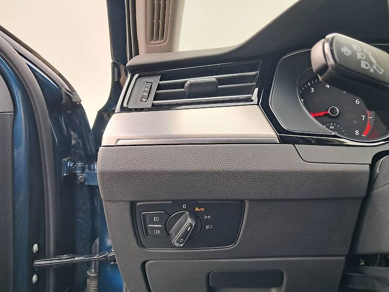 Volkswagen Passat Variant (2022) ELEGANCE 1.5 TSI / 110 kW EVO - fotka 19 z 31
