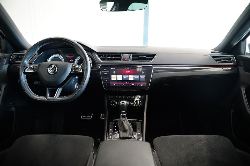 Škoda Superb - fotka 5 z 6