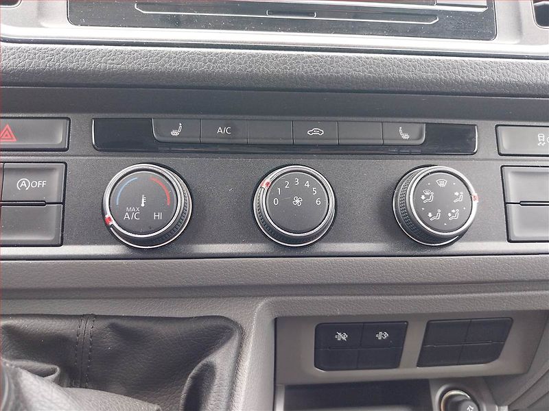 Volkswagen Crafter (2023) 2.0 TDI, L3H3, ČR, 1Maj - fotka 15 z 21