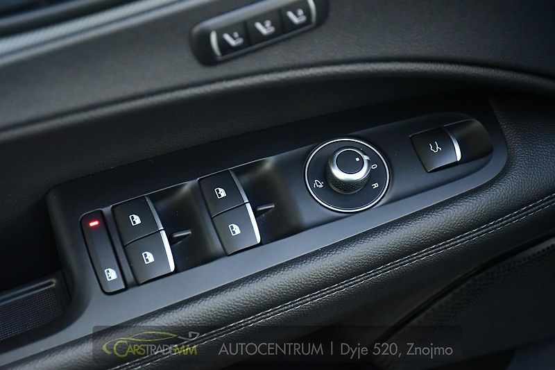 Alfa Romeo Stelvio 2.2D 154kW VELOCE AT8 Q4 - fotka 24 z 51