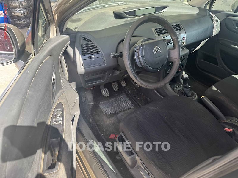 Citroën C4 (2010) 1.6i, 2.maj,ČR - fotka 3 z 3