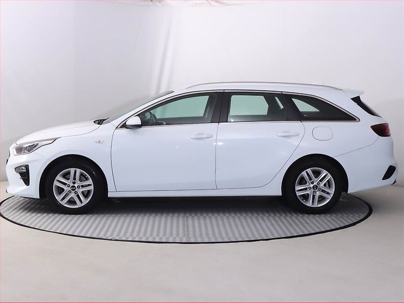 Kia Ceed (2019) Gold 1.4 T-GDI, Automat - fotka 3 z 18
