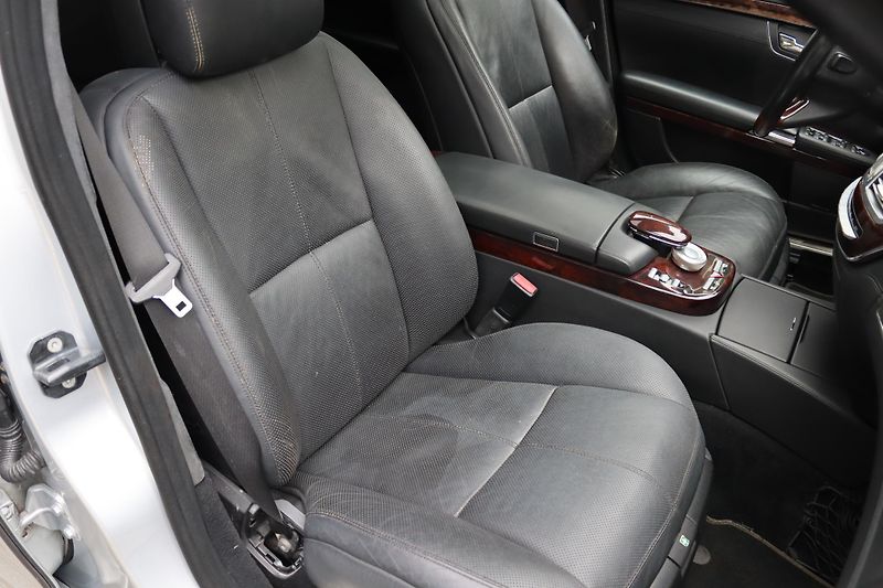 Mercedes-Benz Třídy S S 600 L 5.5 V12 AMG 380kW - fotka 49 z 50