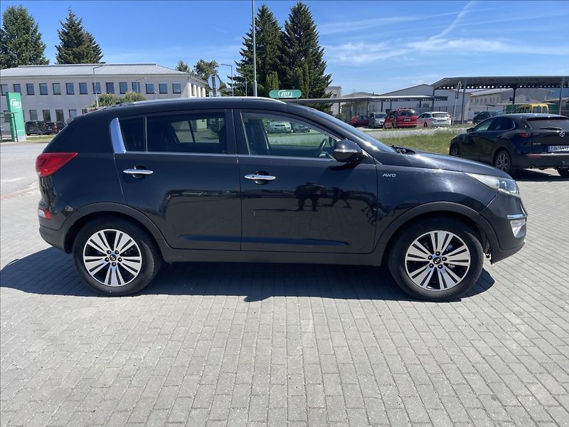 Kia Sportage 2,0 CRDi 135kw 4x4 LED bez kor - fotka 35 z 40