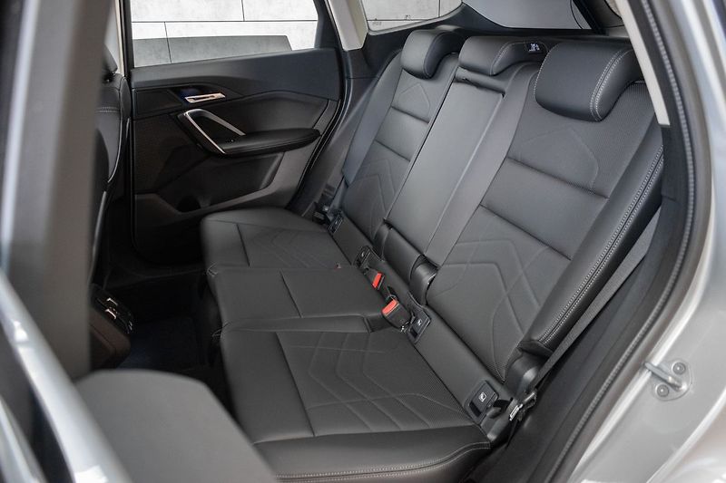 BMW X1 xDrive20d TAŽNÉ*ZÁRUKA*ČR 1.M* - fotka 14 z 43