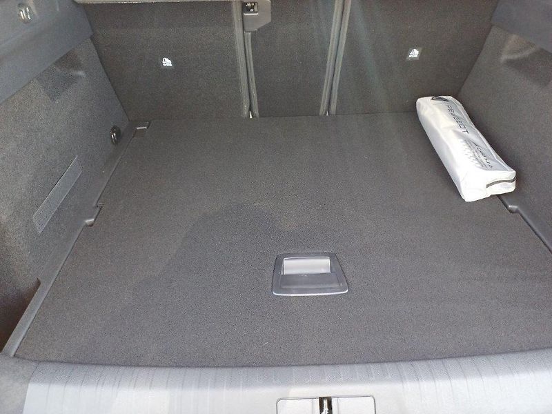 Peugeot 3008 (2026) BUSSINES  Hybrid 145 e-DCS6 - fotka 15 z 33