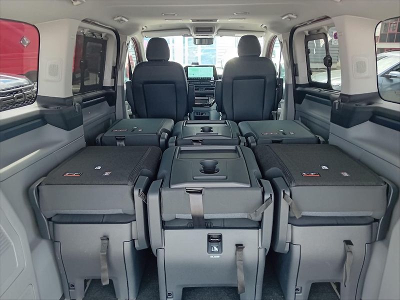 Ford Tourneo Custom (2026) 2,0 EcoBlue 125kW/170k AWD  Ac - fotka 12 z 15