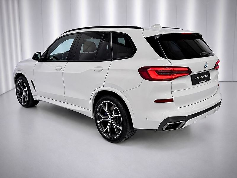 BMW X5 M50i xDrive, LASER, MASÁŽE, HE - fotka 4 z 34