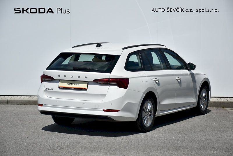 Škoda Octavia (2022) Ambition 1.5 TSI 110 kW - fotka 2 z 31