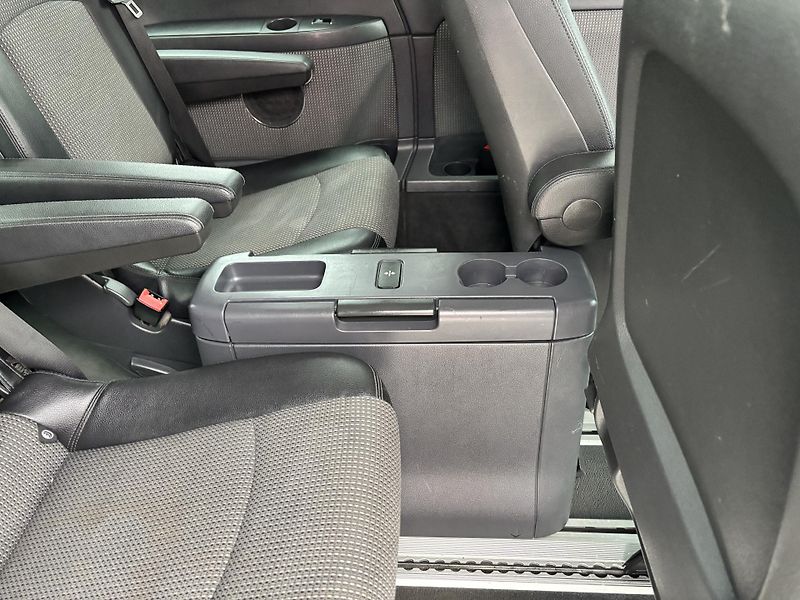 Mercedes-Benz Viano (2011) 3.0CDI V6 165KW Alu kola - fotka 12 z 27