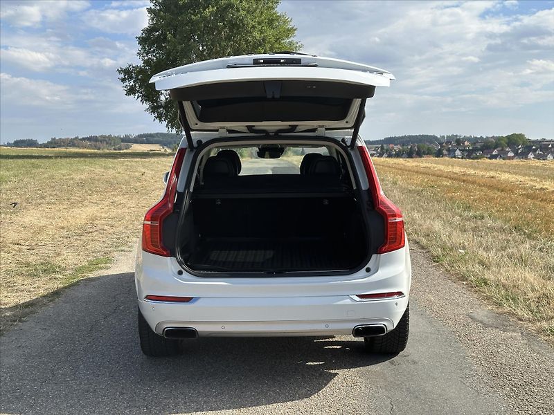 Volvo XC90 2,0 D 165kW Inscription CZ - fotka 9 z 38