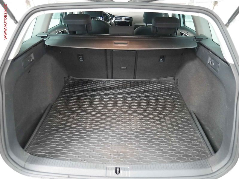 Volkswagen Golf (2019) 2.0TDi, DSG - fotka 7 z 20