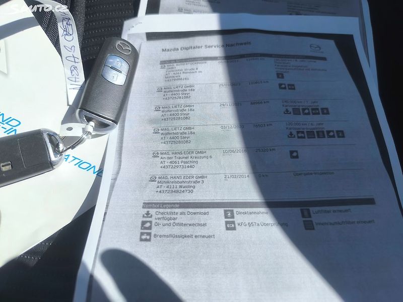 Mazda 3 KRÁSNÁ,SERVISKA,1MAJ,VÝBAVA - fotka 12 z 18