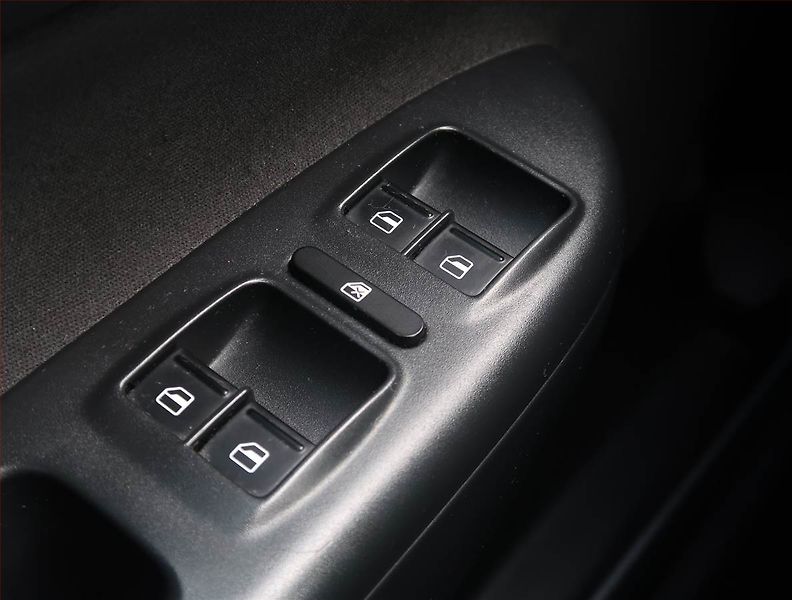 Škoda Octavia (2012) Elegance 2.0 TDI, Automat - fotka 16 z 21