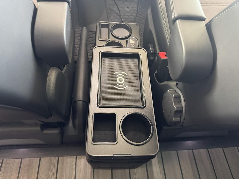 Volkswagen Multivan 2,0TDI DSG 4Motion Highline - fotka 24 z 37