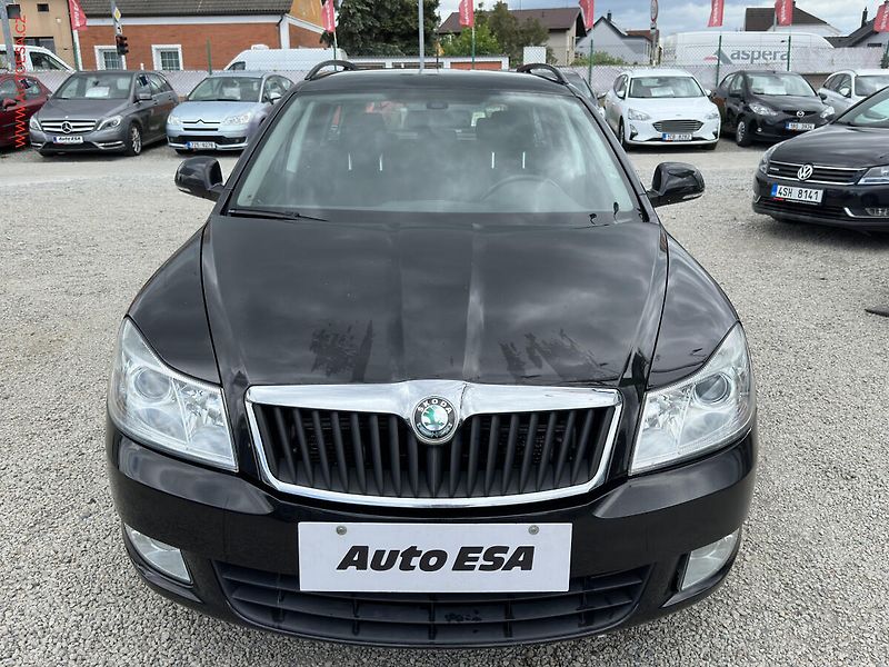 Škoda Octavia (2011) 1.6 TDi, Ambition, TZ - fotka 2 z 17