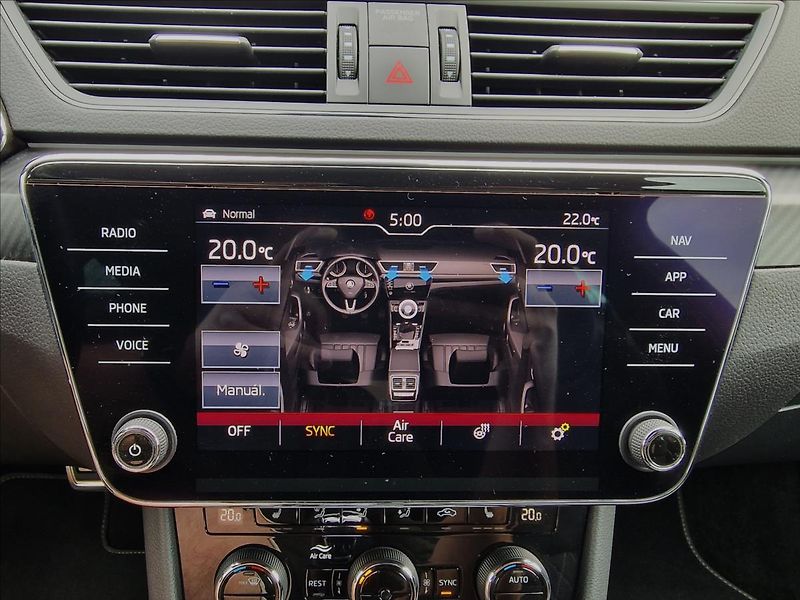 Škoda Superb 2.0TDI 140kW DSG SportLine ,ČR - fotka 33 z 50