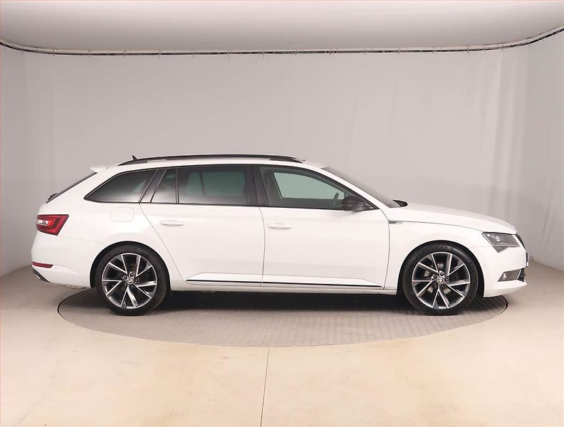 Škoda Superb (2017) Sportline 2.0 TSI, Automat - fotka 6 z 23