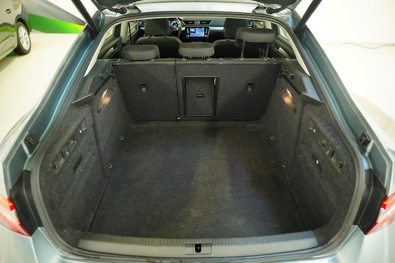 Škoda Superb - fotka 29 z 30