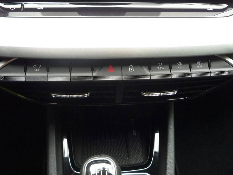 Škoda Octavia (2024) 1,5TSi 110kW Selction - fotka 16 z 20